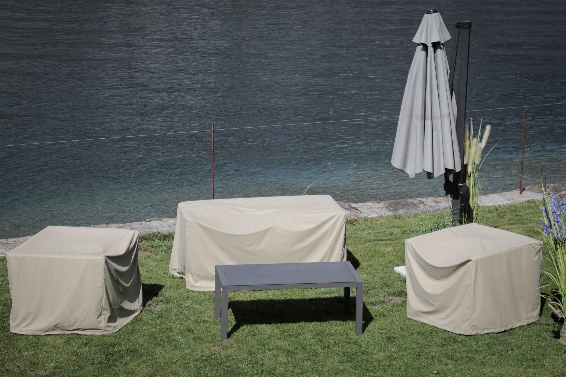 Beige Solaris Lounge Regenschutz für Outdoor-Möbel im Garten
