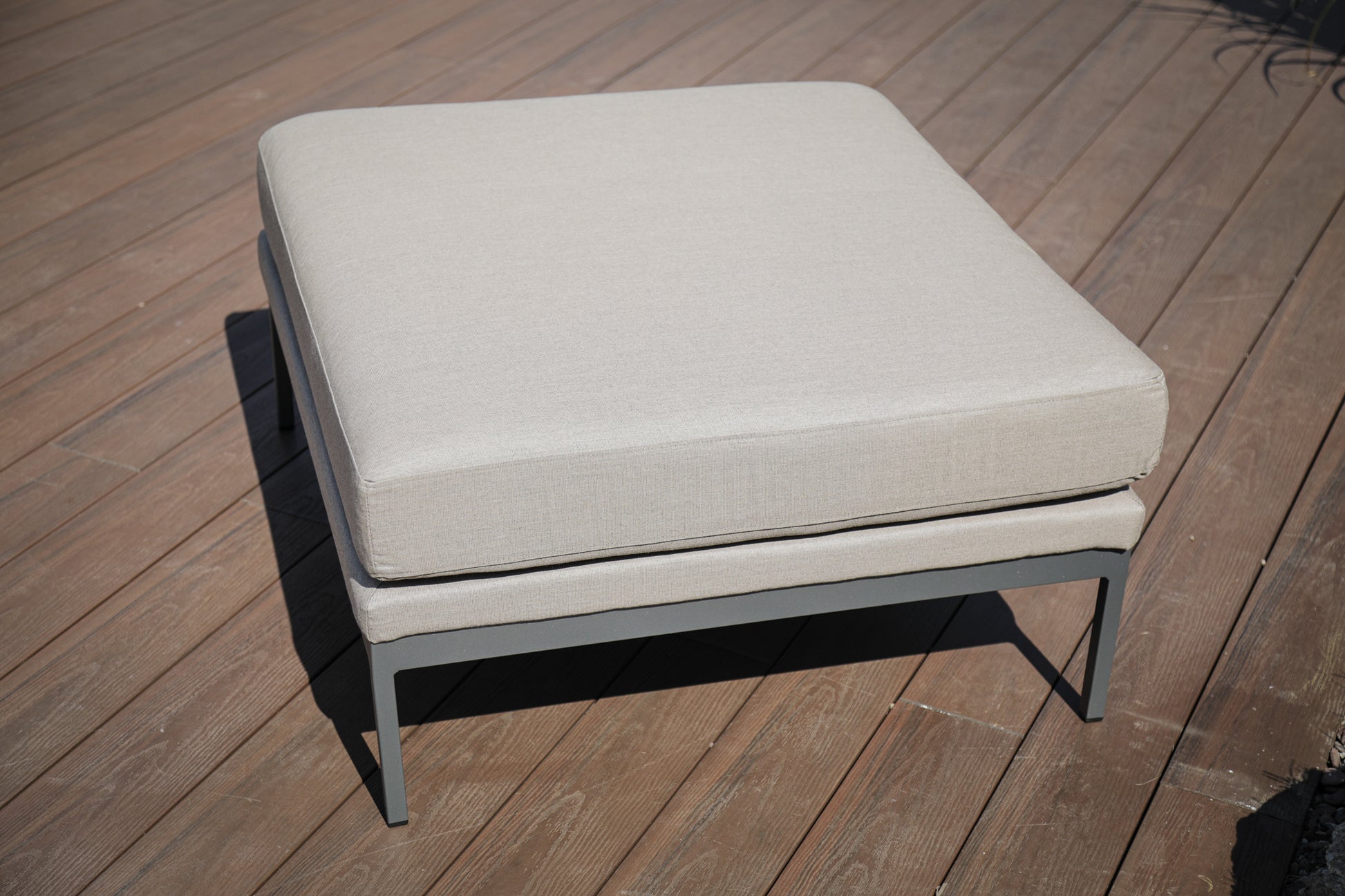 Solaris Hocker Regenschutz in hellem Outdoor-Stoff für Gartenmöbel