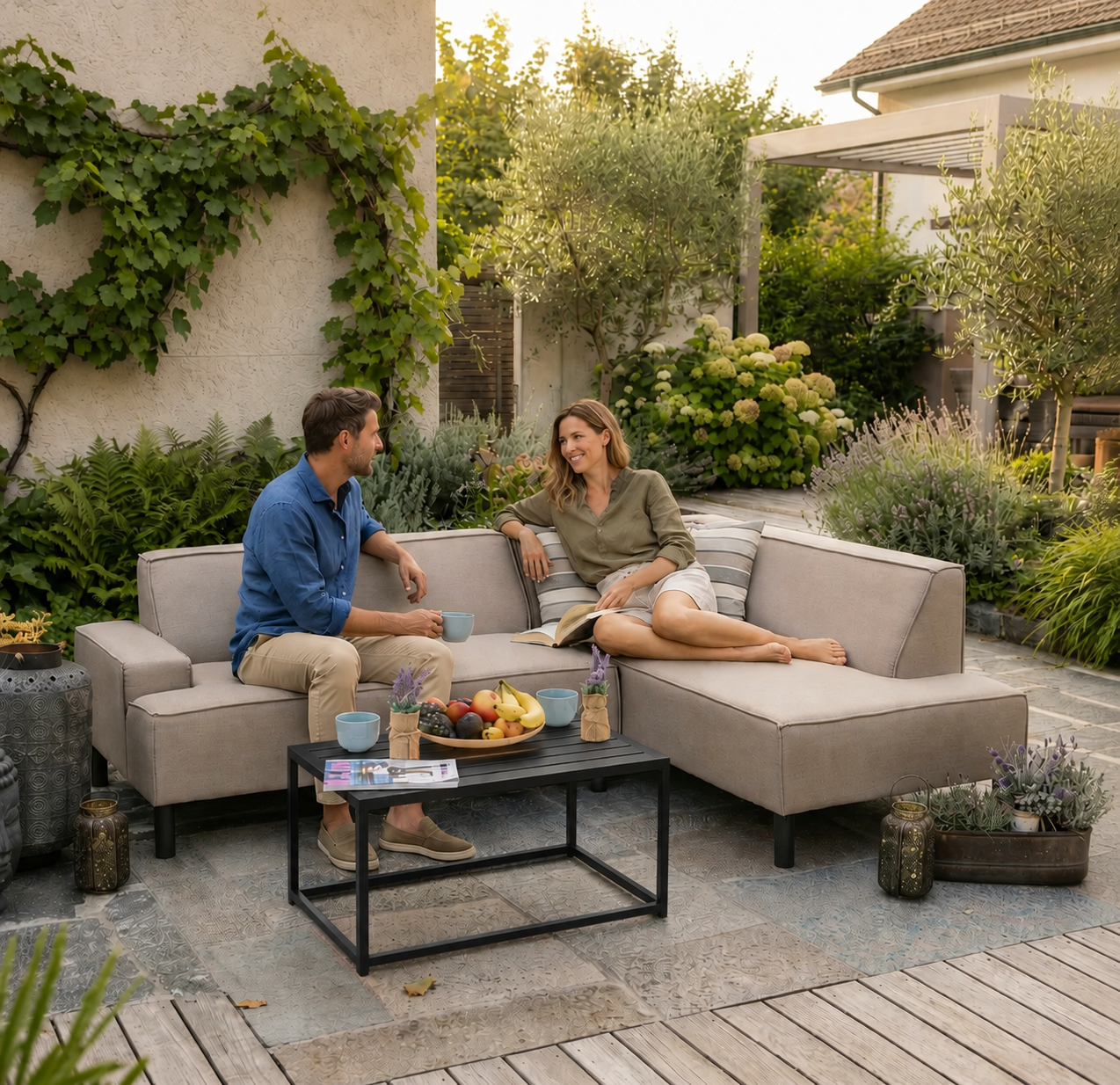 Leano Gartenlounge wetterfest in sandbraun für den Outdoor-Bereich mit Tisch