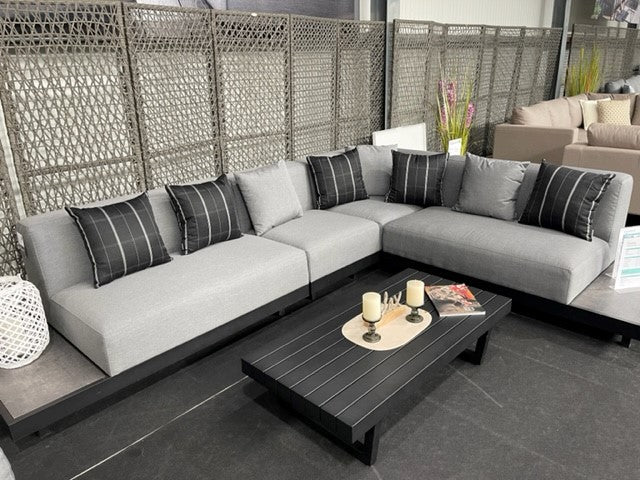 Zierkissen aus Sunbrella-Stoff in Schwarz für Outdoor-Möbel im Garten