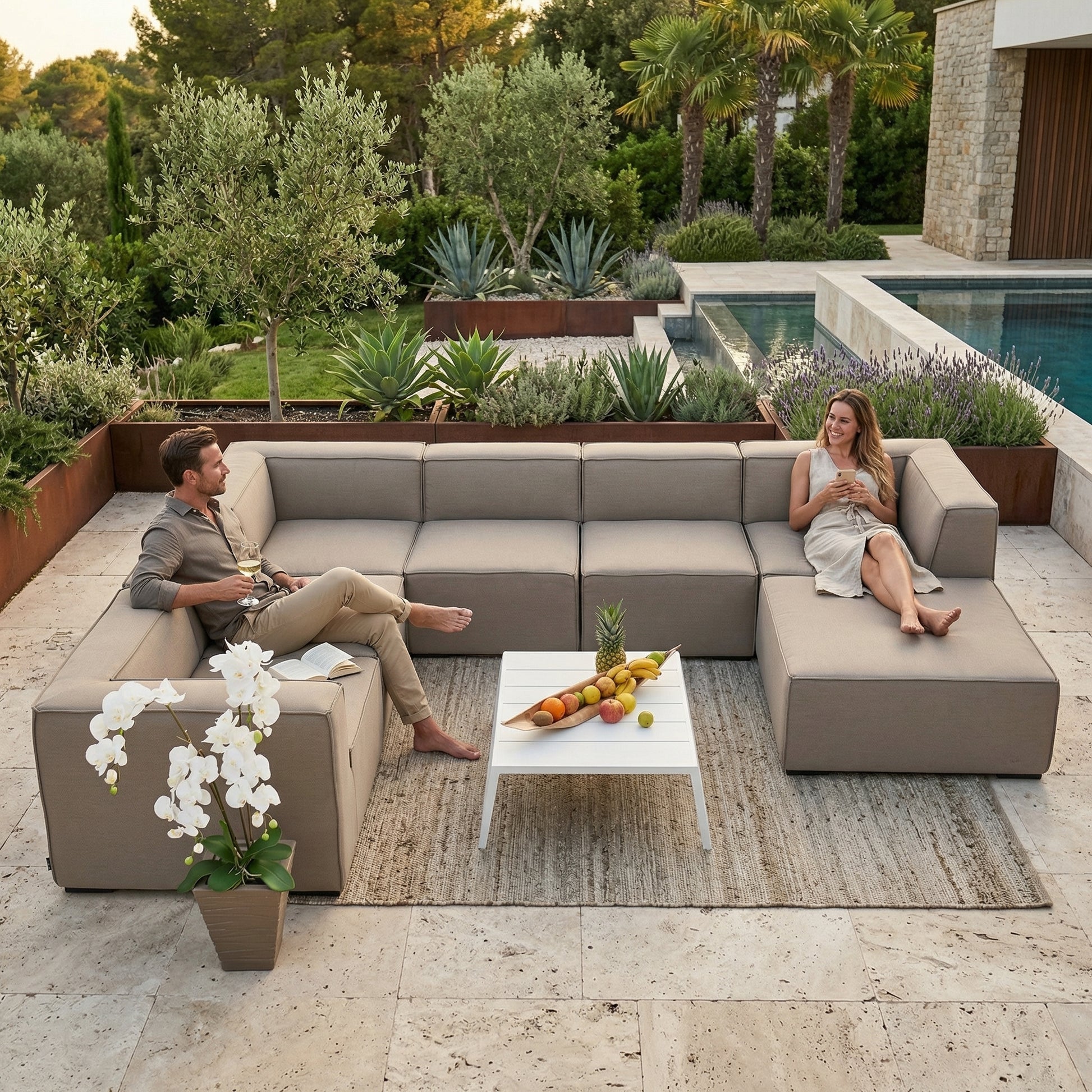 Outdoor Lounge Amy in sandbraun für Garten mit modularen Elementen