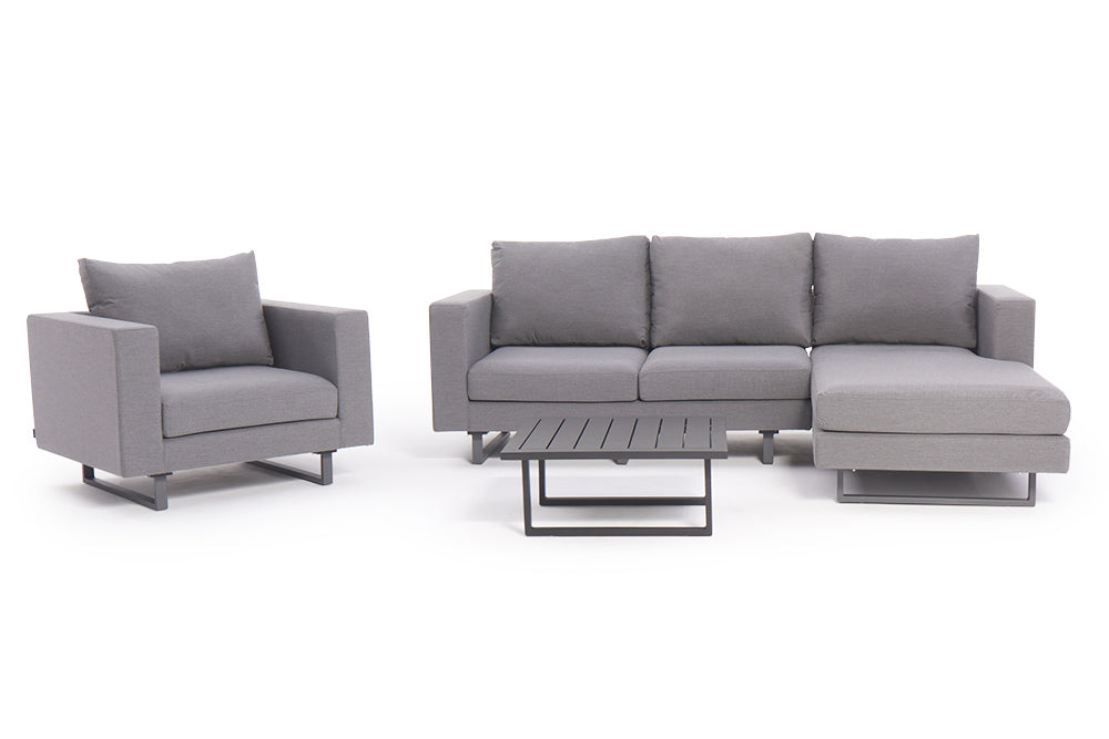 Grau Outdoor Sofa mit einem Sessel und einem Tisch im modernen Design