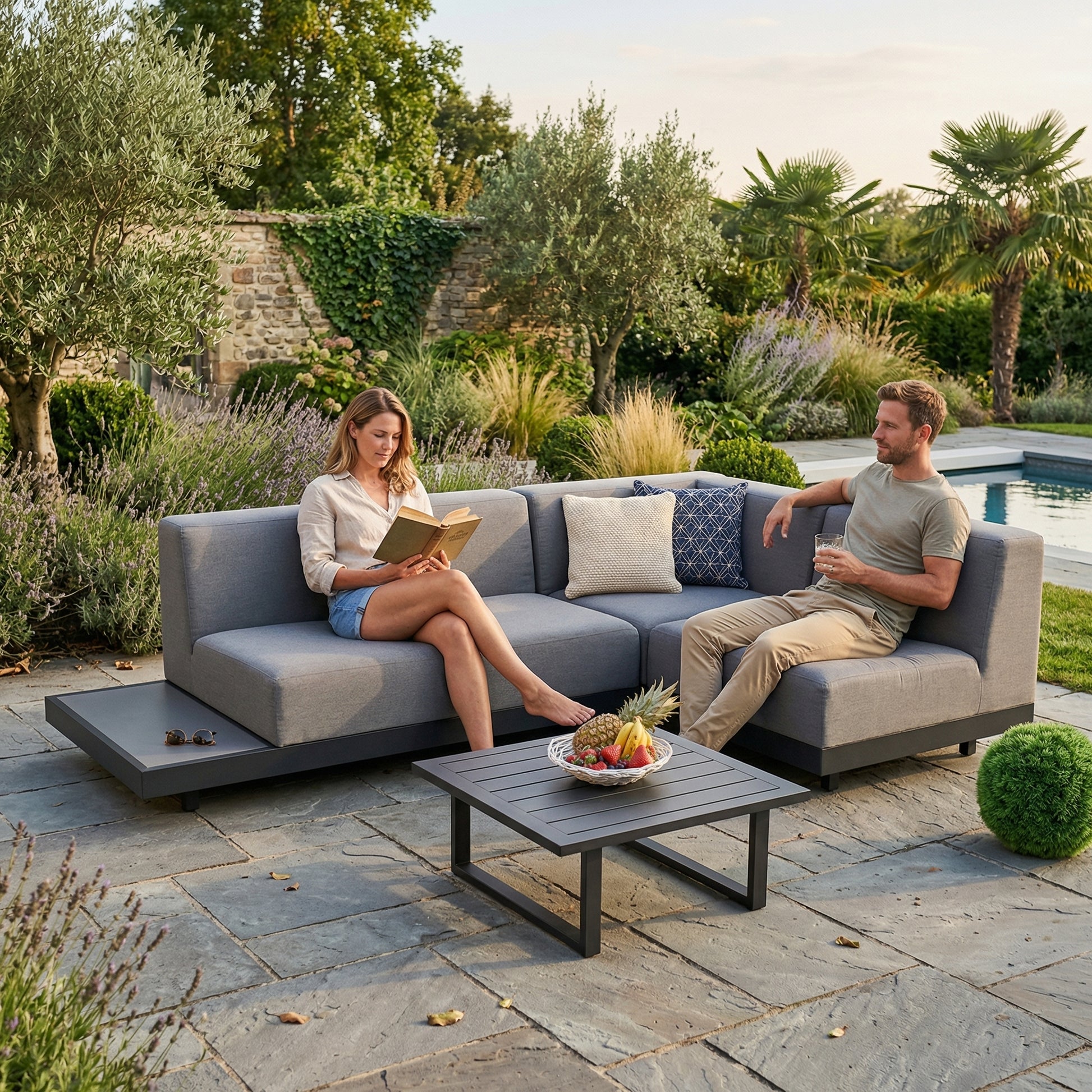 Outdoor Lounge Yantra wetterfeste Outdoormöbel in grau für den Garten