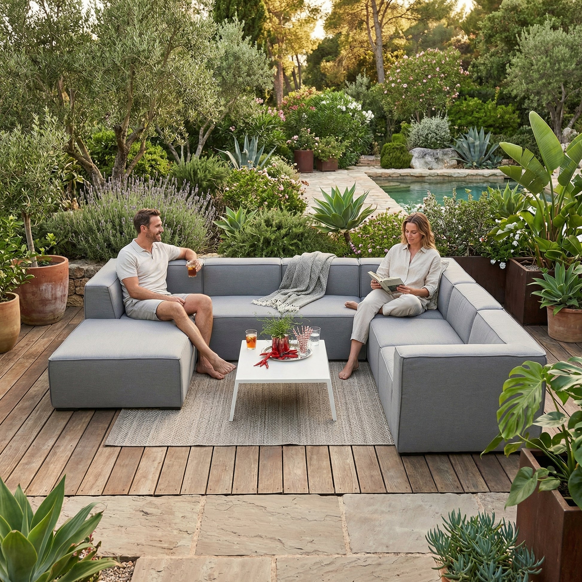 Outdoor Stofflounge Amy grau für den Garten mit bequemen Sitzflächen