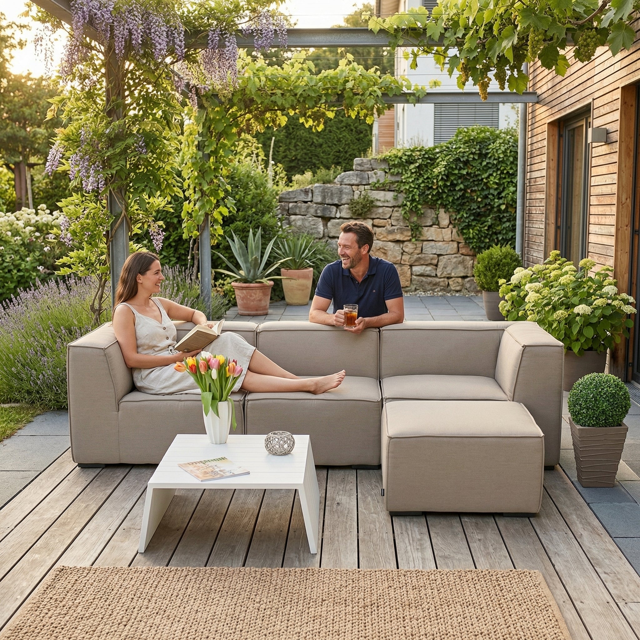 Outdoor fabric lounge Laurie sand brown