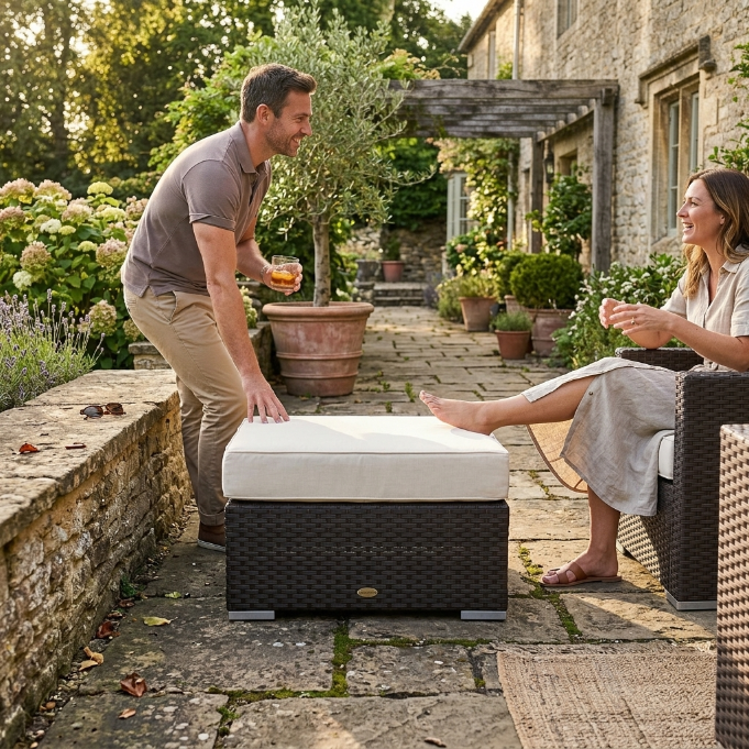 Panorama Lounge Fusshocker schwarz für den Outdoor-Gartenbereich mit bequemer Polsterung
