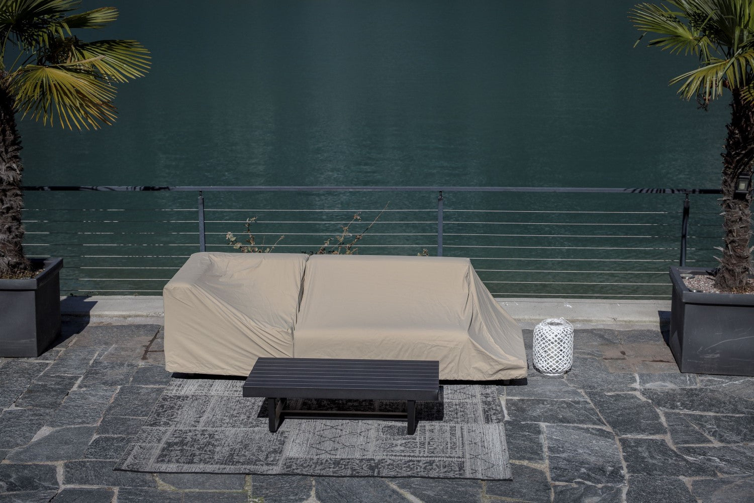 Miranda Lounge Regenschutz für Outdoor Möbel in beige mit Ablage links