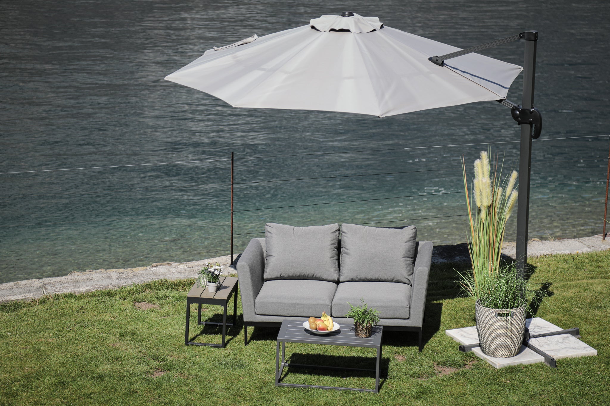 Solaris 2er Sofa grau