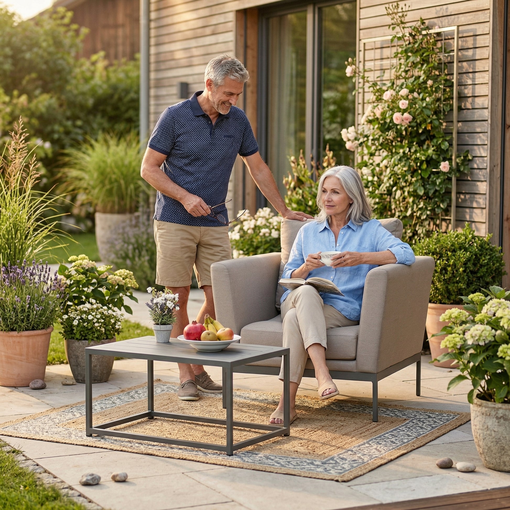 Solaris Sessel in sandbraun für den Outdoor Garten mit bequemer Polsterung