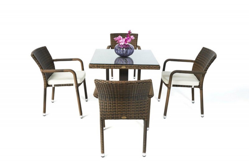 Gartentisch - Gartenmobiliar - Rattan Tisch - Gartenstühle