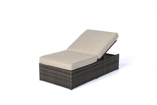 Ibiza  Rattan Lounge, brown reclining couch